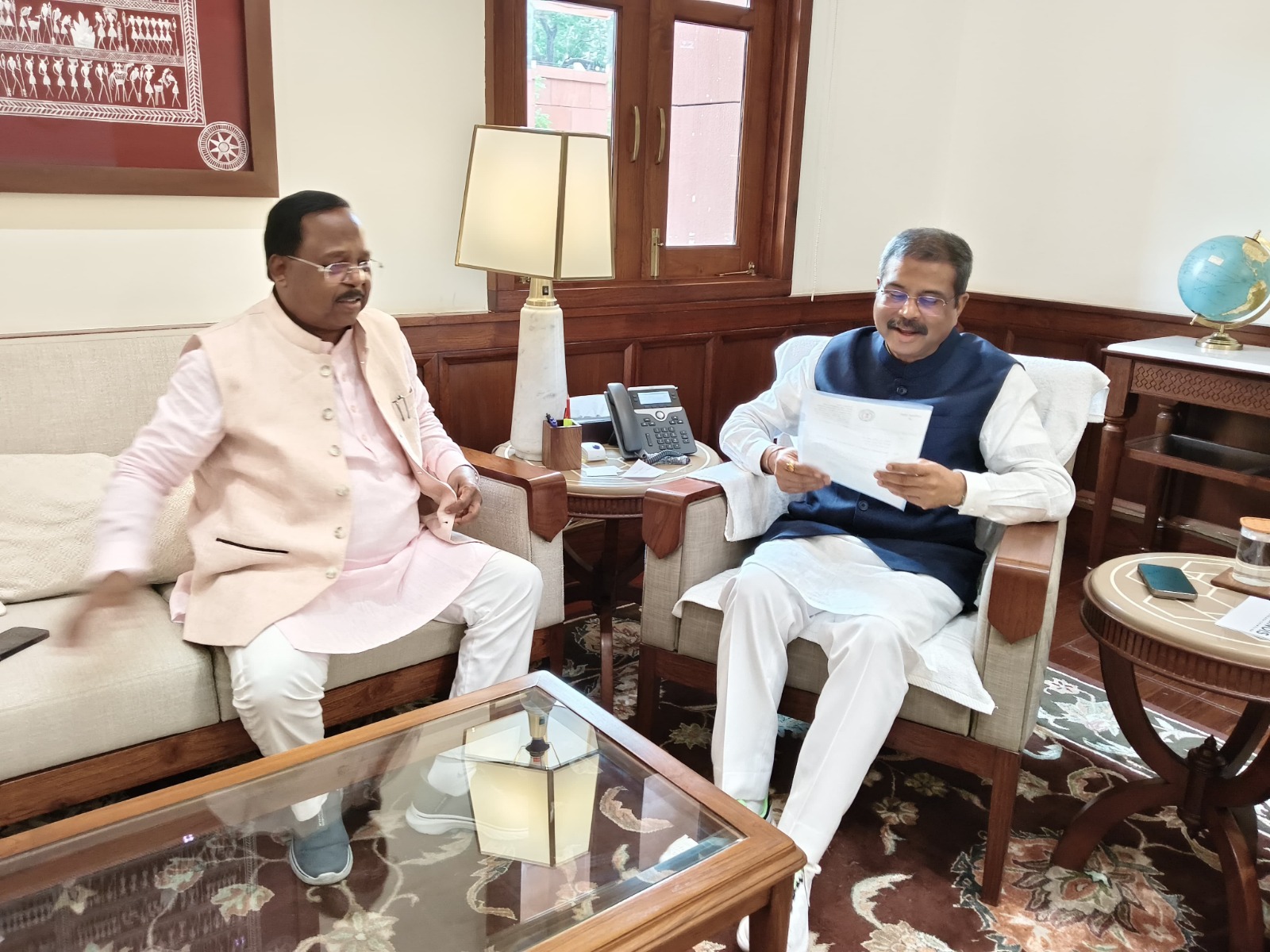 रामानुजगंज में जल्द खुलेगा केंद्रीय विद्यालय, मंत्री रामविचार नेताम ने दिल्ली में की केंद्रीय शिक्षा मंत्री धमेंद्र प्रधान से मुलाकात…