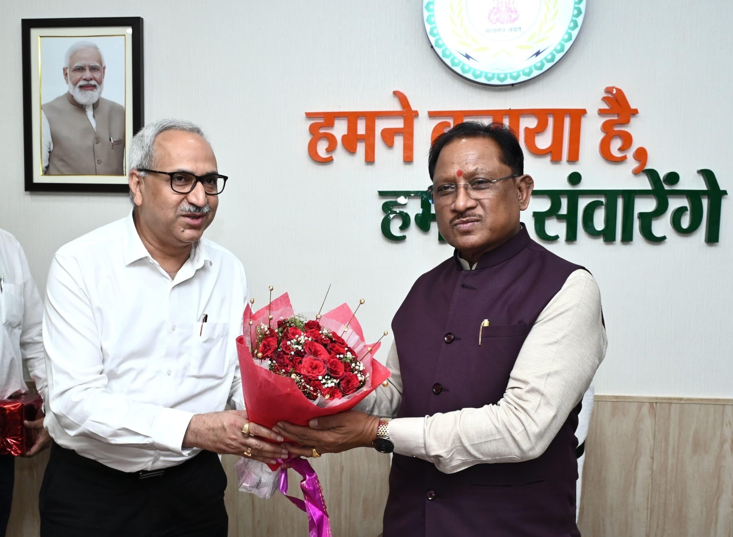 मुख्यमंत्री विष्णु देव साय से भिलाई स्टील प्लांट के नवनियुक्त निदेशक श्री चित्त रंजन महापात्र ने की सौजन्य मुलाकात मुख्यमंत्री विष्णु देव साय से भिलाई स्टील प्लांट के नवनियुक्त निदेशक श्री चित्त रंजन महापात्र ने की सौजन्य मुलाकात