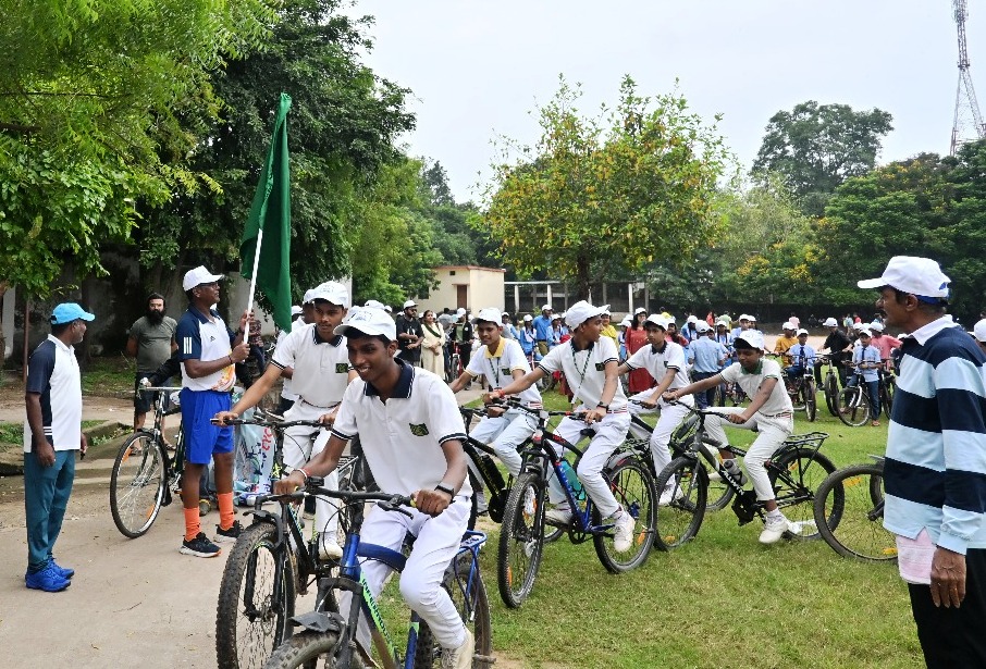राष्ट्रीय खेल दिवस पर निकाली गई साइकल रैली…