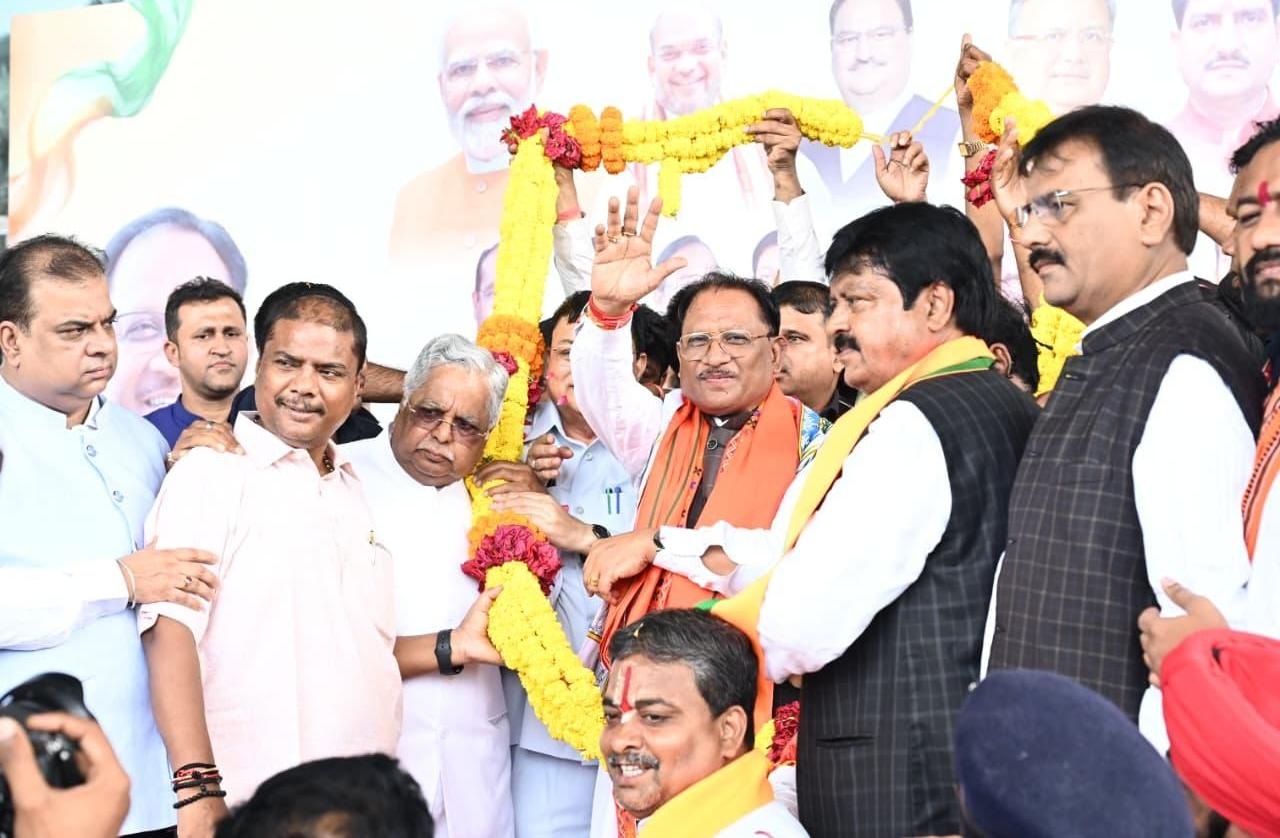 जापान और दक्षिण कोरिया के सफल विदेश दौरे से वापस लौटे मुख्यमंत्री विष्णु देव साय…..