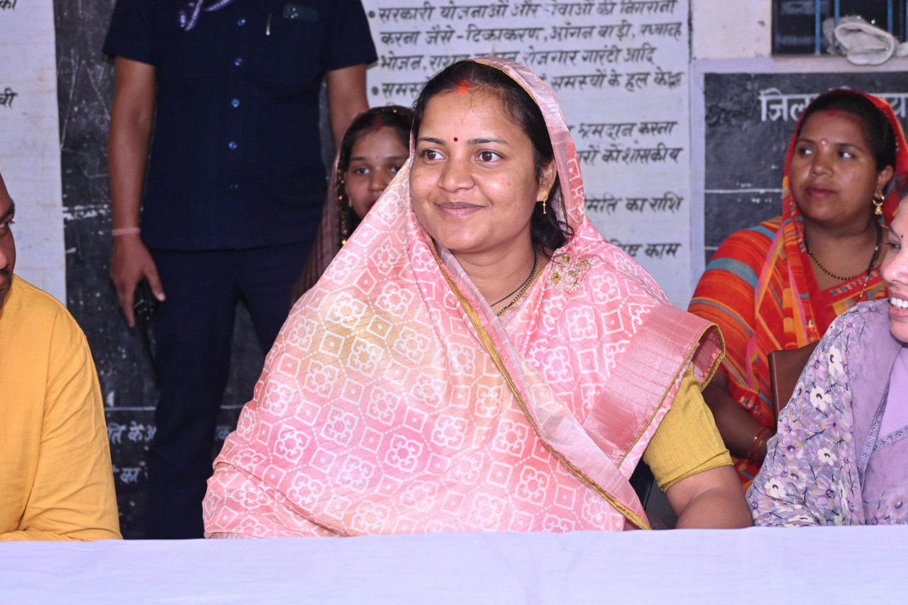 महिला एवं बाल विकास मंत्री श्रीमती राजवाड़े संबलपुर में करमा तिहार उत्सव में शामिल हुईं….