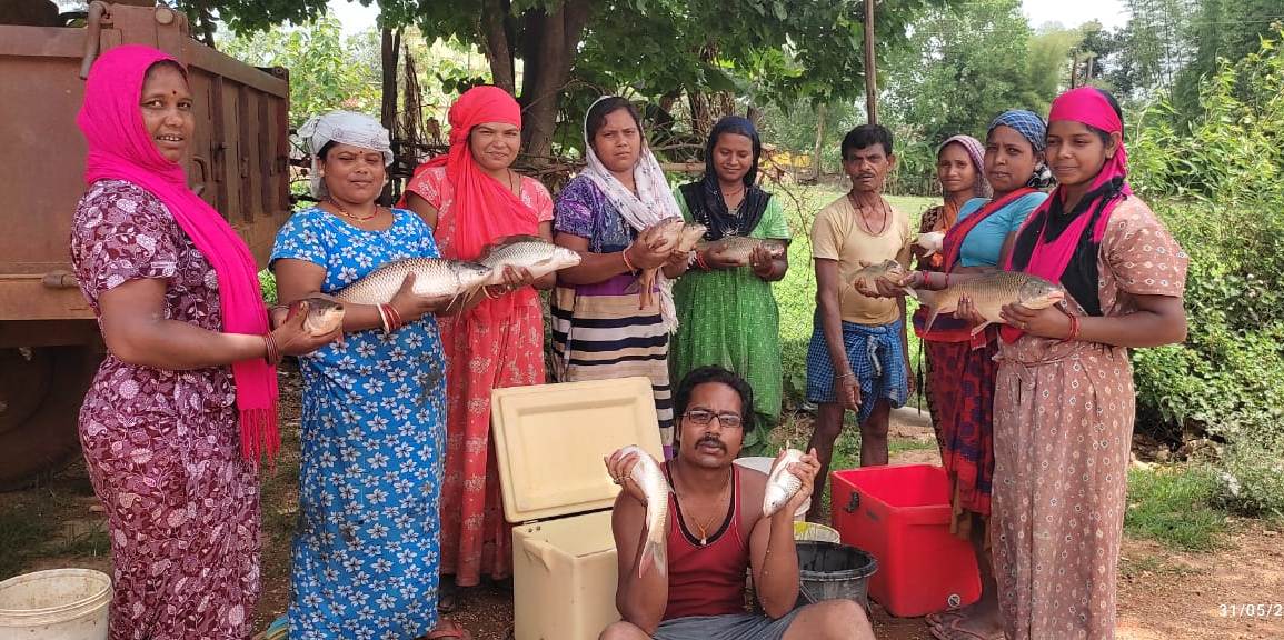 मछली पालन आय का उत्तम साधन: मुख्यमंत्री विष्णुदेव साय ने मछली पालन और महिलाओं के आर्थिक सशक्तिकरण के लिए उठाए कदम….