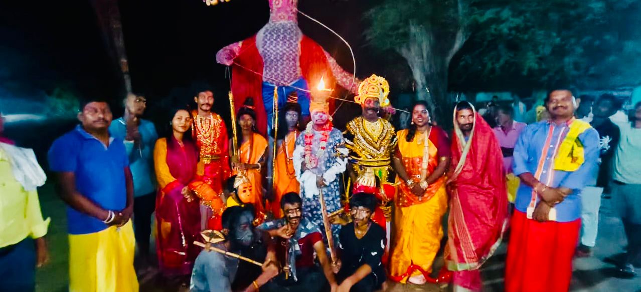 डेढ़ दशक बाद जगरगुंडा में लौटी रौनक: जहाँ कभी गूंजती थी बंदूकों की आवाज़, अब सुनाई देती है ढोल-नगाड़ों और आरती की गूँज….