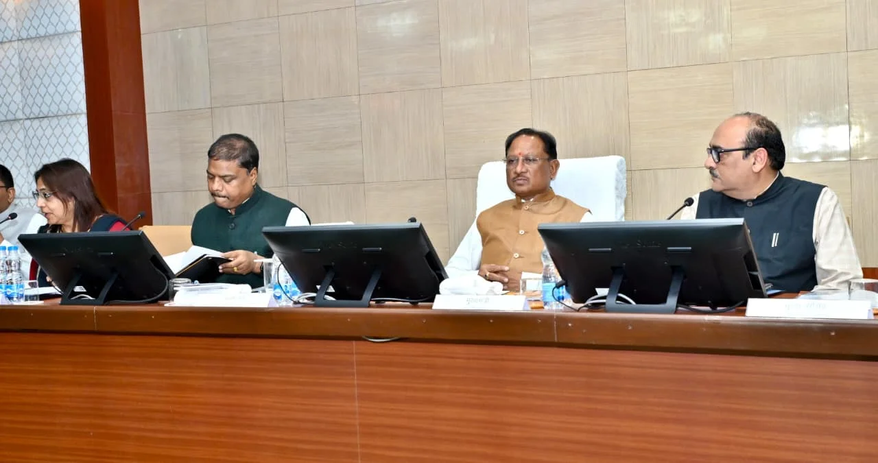 मुख्यमंत्री विष्णुदेव साय की अध्यक्षता में कलेक्टर-वनमंडलाधिकारी कॉन्फ्रेंस, तेंदूपत्ता संग्राहकों के भुगतान और कंप्यूटरीकरण पर जोर….