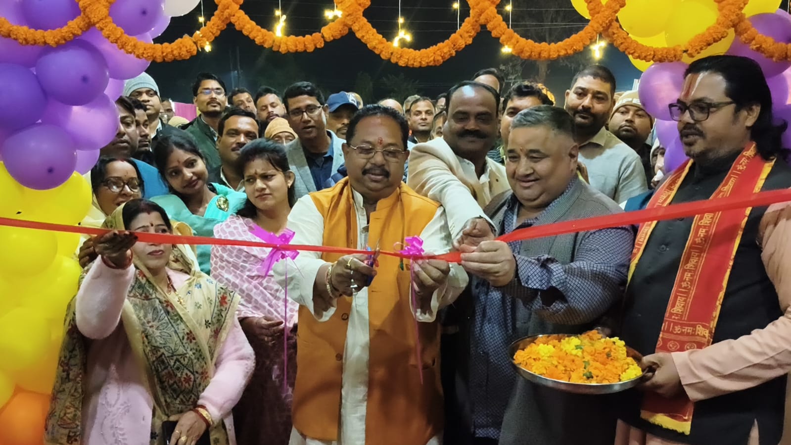 पर्यटन मंत्री राजेश अग्रवाल ने लखनपुर नगर के नवनिर्मित डॉक्टर भीम राव आंबेडकर सर्व समाज मांगलिक भवन का किया लोकार्पण।