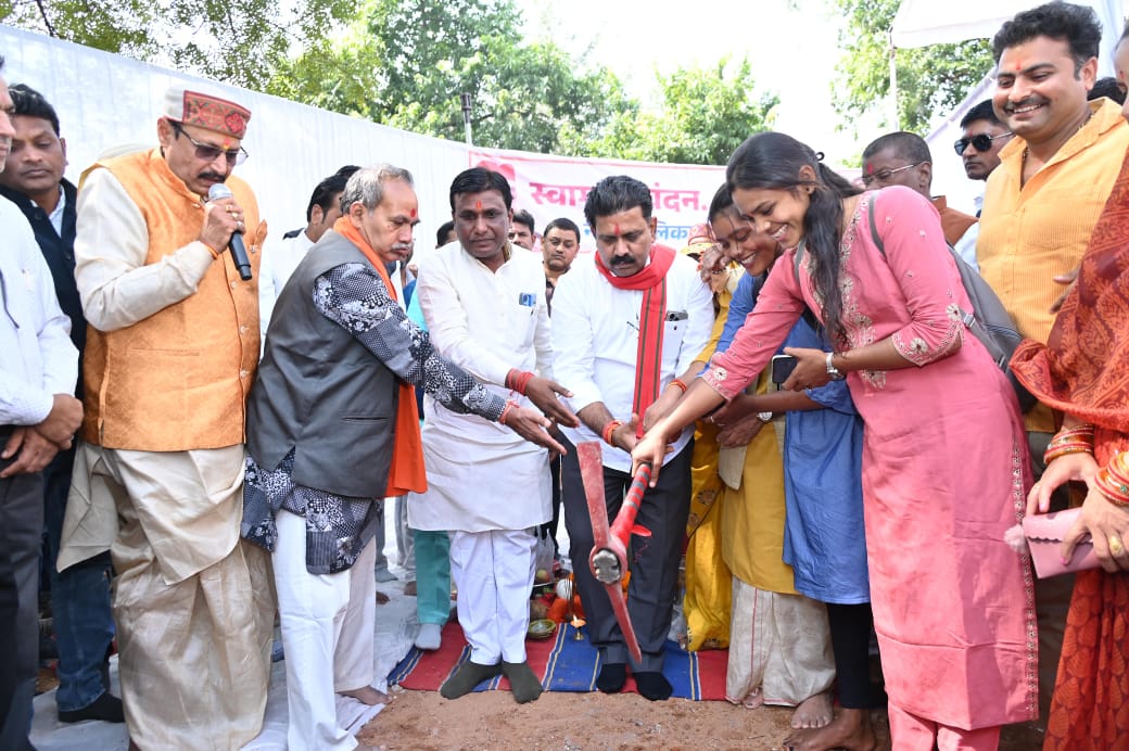 उपमुख्यमंत्री शर्मा ने 4.41 करोड़ रूपये की लागत के 250 सीटर नालंदा लाइब्रेरी का किया भूमिपूजन…. उपमुख्यमंत्री शर्मा ने 4.41 करोड़ रूपये की लागत के 250 सीटर नालंदा लाइब्रेरी का किया भूमिपूजन….