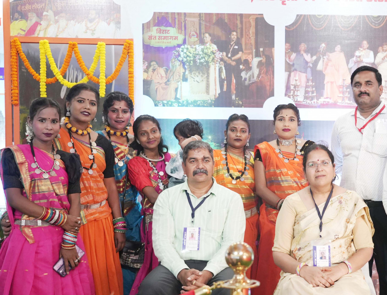 छत्तीसगढ़ के रजत जयंती राज्योत्सव में पर्यटन, संस्कृति एवं धर्मस्व विभाग का स्टॉल बना आकर्षण का केन्द्र, उमड़ी दर्शकों की भीड़….