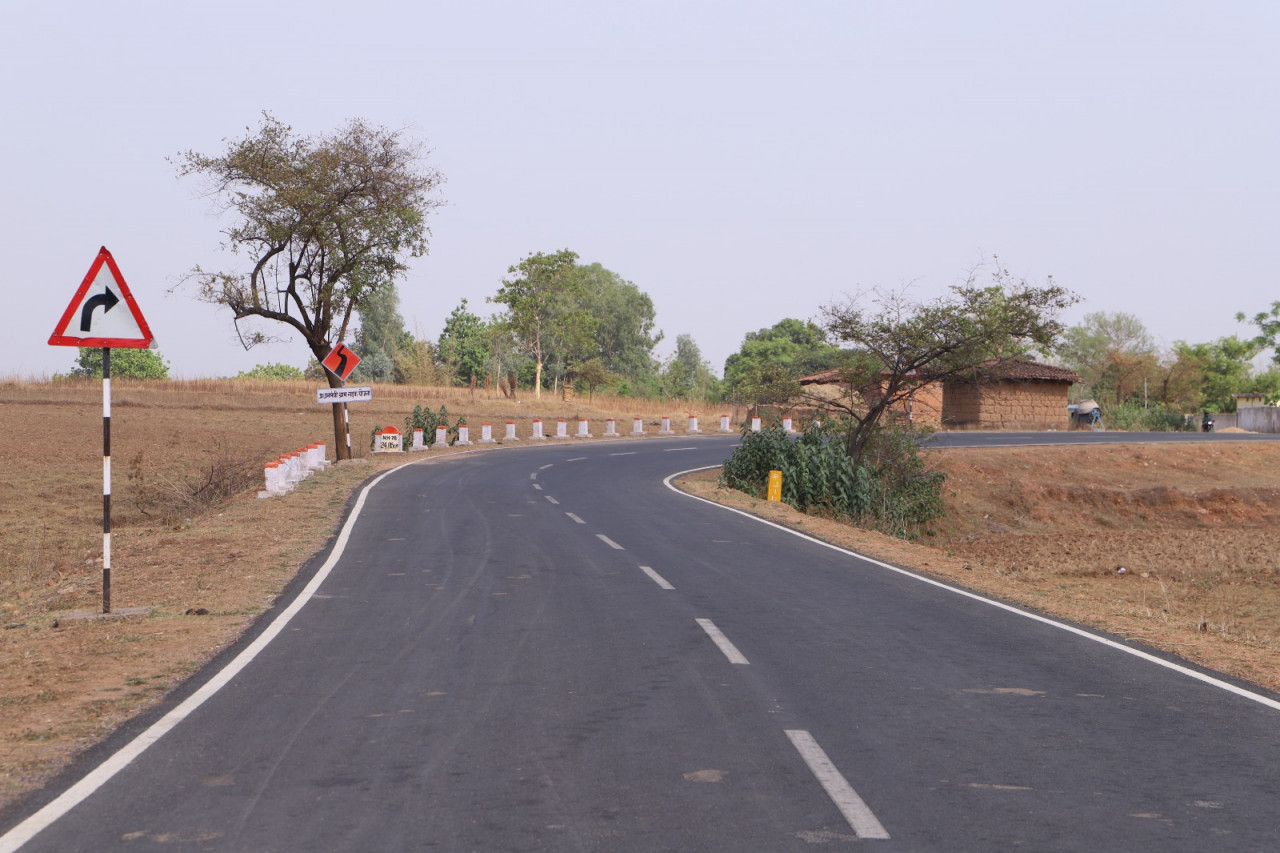छत्तीसगढ़ में गांव-गांव बिछा सड़कों का जाल: प्रधानमंत्री ग्राम सड़क योजना से राज्य में 25 वर्षों में बनी 40 हजार किमी सड़कें….