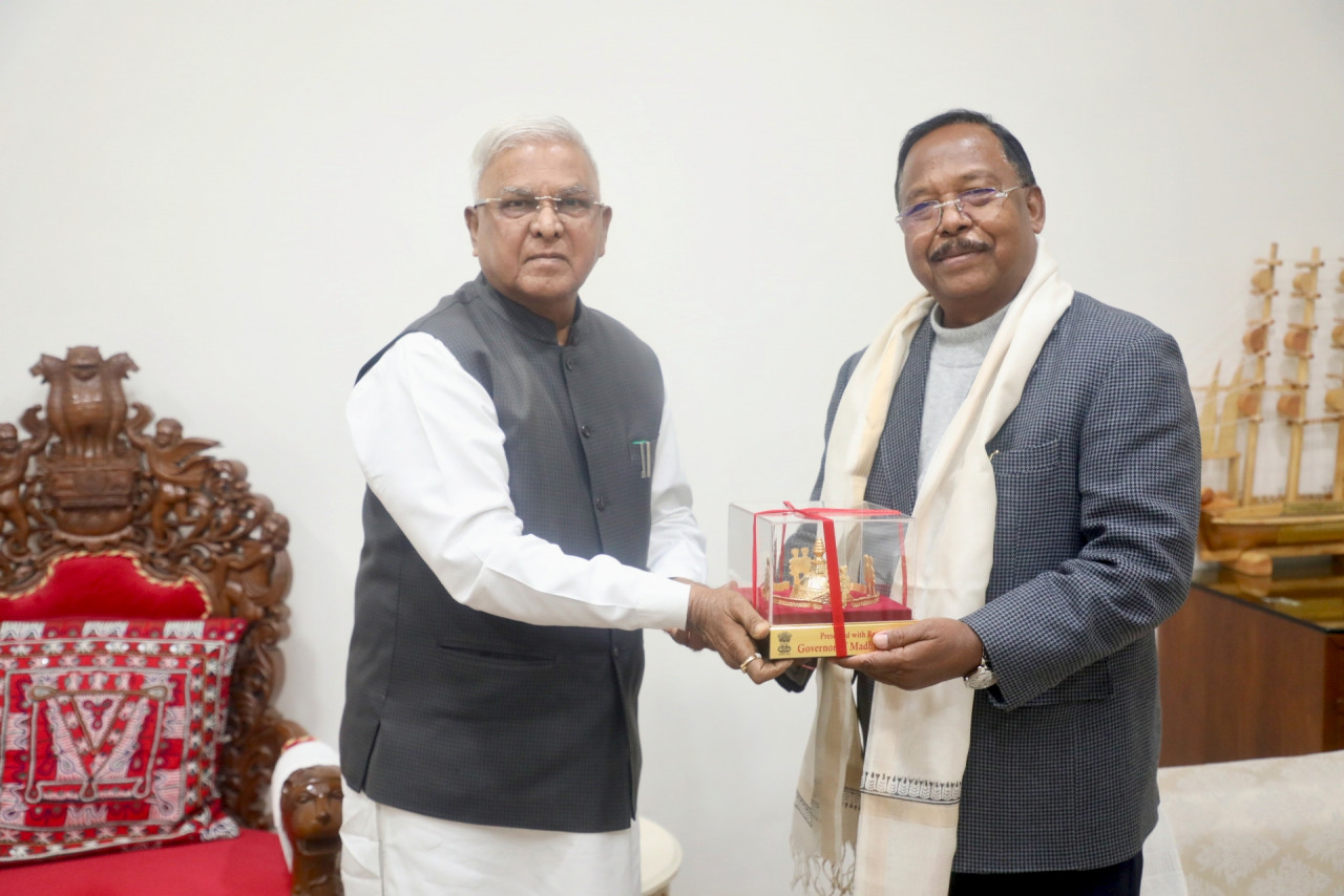 मंत्री रामविचार नेताम ने मध्यप्रदेश के राज्यपाल मंगूभाई छगनभाई पटेल से की सौजन्य मुलाकात… मंत्री रामविचार नेताम ने मध्यप्रदेश के राज्यपाल मंगूभाई छगनभाई पटेल से की सौजन्य मुलाकात…