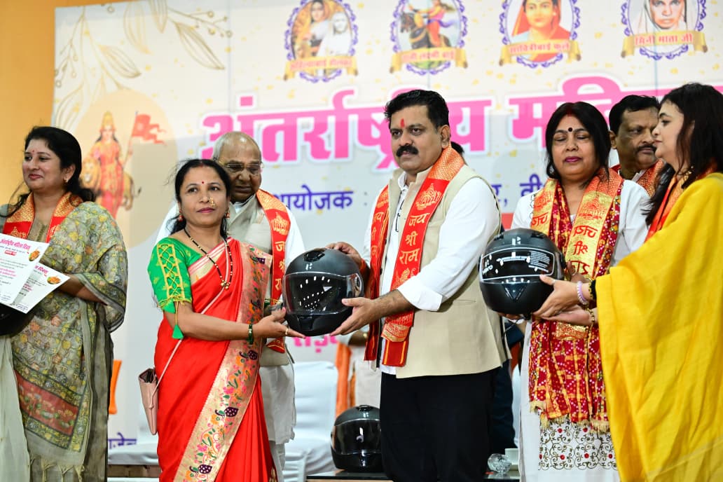 मैं भारत हूं” थीम पर भव्य बाइक-स्कूटी रैली, गोल्डन बुक ऑफ वर्ल्ड रिकॉर्ड में दर्ज, 2000 से अधिक महिलाओं की ऐतिहासिक भागीदारी, रायपुर में गूंजा राष्ट्रभक्ति और नारी शक्ति का संदेश….